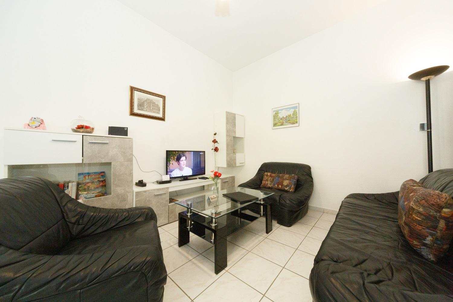 In Near Schoenbrunn & Westbahnhof - Keyless Check-in Appartamento Vienna