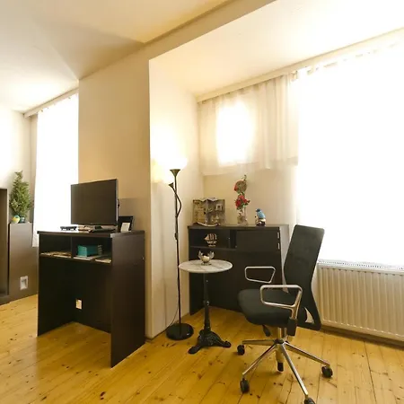 Apartments In Vienna Near Schoenbrunn & Westbahnhof - Keyless Check-In Exterior photo