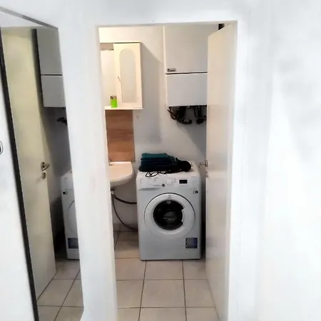 Apartments In Vienna Near Schoenbrunn & Westbahnhof - Keyless Check-In Exterior photo