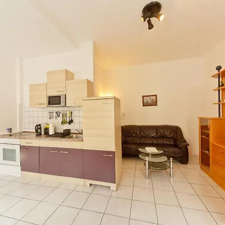 Apartments In Vienna Near Schoenbrunn & Westbahnhof - Keyless Check-In Exterior photo