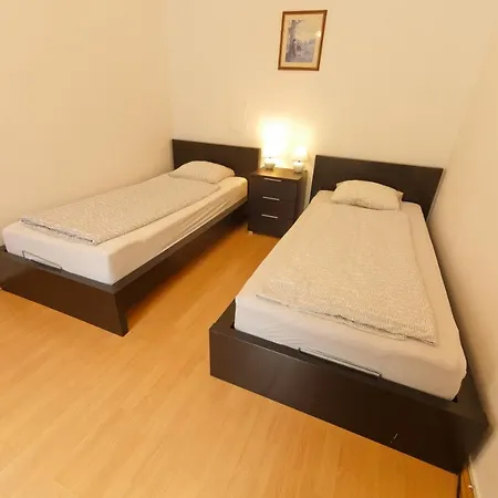 Apartments In Vienna Near Schoenbrunn & Westbahnhof - Keyless Check-In Exterior photo