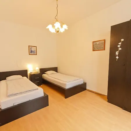 Apartments In Vienna Near Schoenbrunn & Westbahnhof - Keyless Check-In Exterior photo