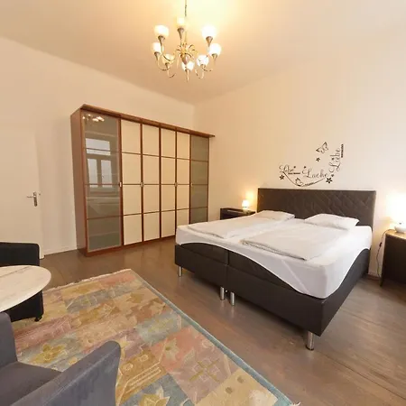 Apartments In Vienna Near Schoenbrunn & Westbahnhof - Keyless Check-In Exterior photo