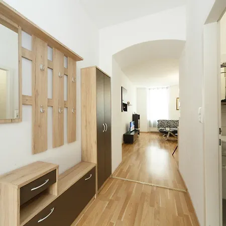 Apartments In Vienna Near Schoenbrunn & Westbahnhof - Keyless Check-In Exterior photo