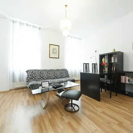 Apartments In Vienna Near Schoenbrunn & Westbahnhof - Keyless Check-In Exterior photo