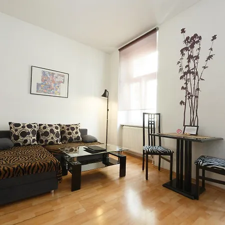 Apartments In Vienna Near Schoenbrunn & Westbahnhof - Keyless Check-In Exterior photo