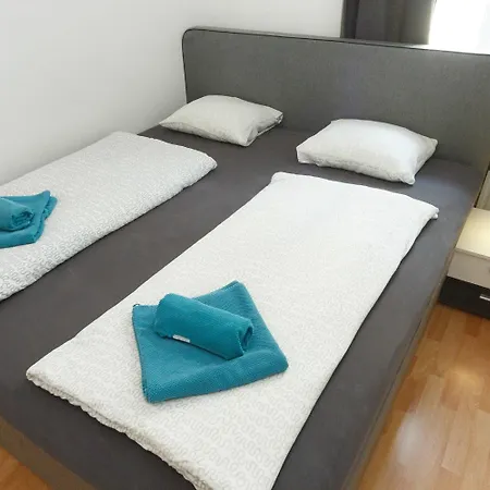 Apartments In Vienna Near Schoenbrunn & Westbahnhof - Keyless Check-In Exterior photo