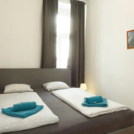 Apartments In Vienna Near Schoenbrunn & Westbahnhof - Keyless Check-In Exterior photo