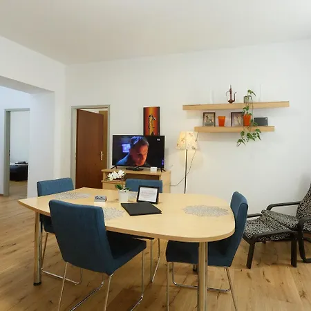 Apartments In Vienna Near Schoenbrunn & Westbahnhof - Keyless Check-In Exterior photo