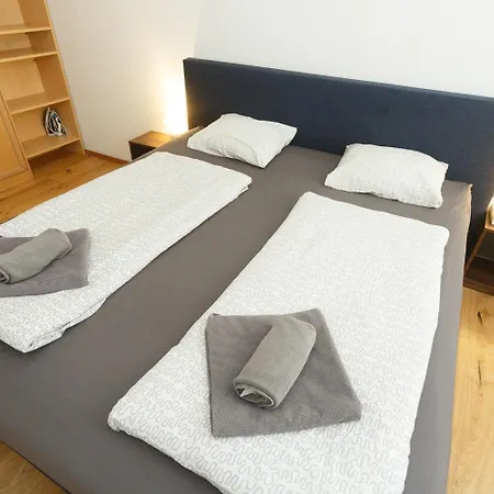 Apartments In Vienna Near Schoenbrunn & Westbahnhof - Keyless Check-In Exterior photo