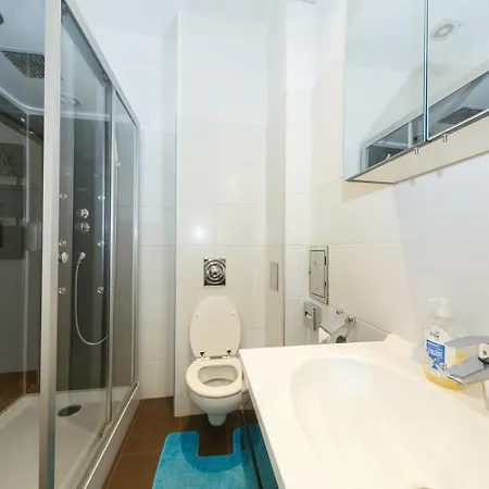 Apartments In Vienna Near Schoenbrunn & Westbahnhof - Keyless Check-In Exterior photo