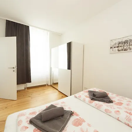 Apartments In Vienna Near Schoenbrunn & Westbahnhof - Keyless Check-In Exterior photo