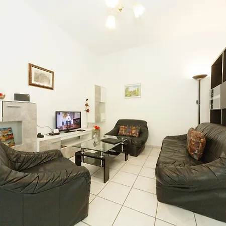 Apartments In Vienna Near Schoenbrunn & Westbahnhof - Keyless Check-In Exterior photo
