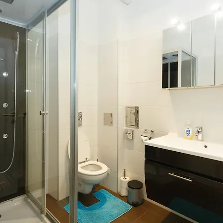 Apartments In Vienna Near Schoenbrunn & Westbahnhof - Keyless Check-In Exterior photo