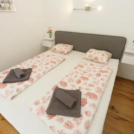 Apartments In Vienna Near Schoenbrunn & Westbahnhof - Keyless Check-In Exterior photo