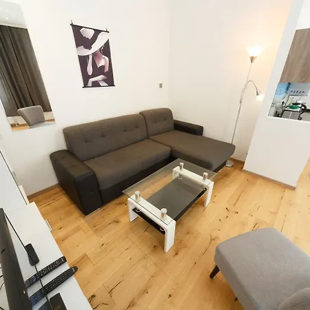 Apartments In Vienna Near Schoenbrunn & Westbahnhof - Keyless Check-In Exterior photo