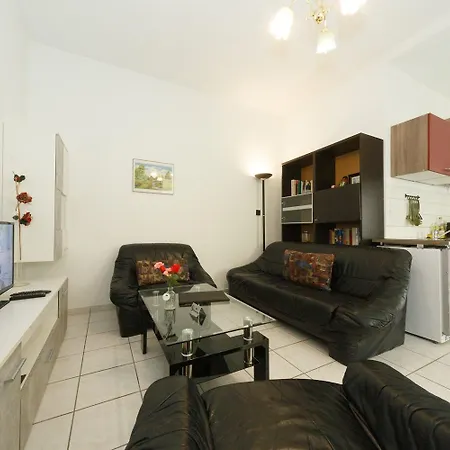 Apartments In Vienna Near Schoenbrunn & Westbahnhof - Keyless Check-In Exterior photo