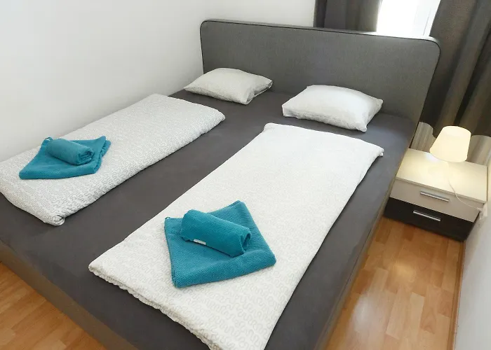 Apartments In Vienna Near Schoenbrunn & Westbahnhof - Keyless Check-In