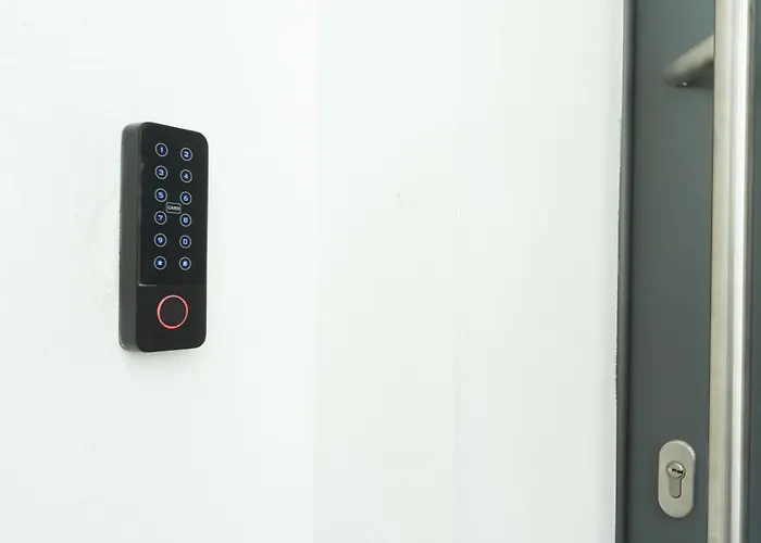 Apartments In Vienna Near Schoenbrunn & Westbahnhof - Keyless Check-In