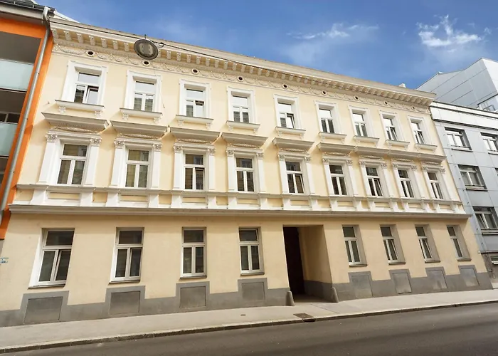 Apartments In Vienna Near Schoenbrunn & Westbahnhof - Keyless Check-In
