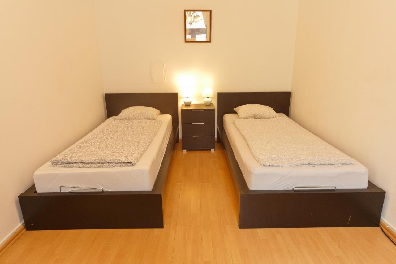 In Near Schoenbrunn & Westbahnhof - Keyless Check-in Apartment Vienna