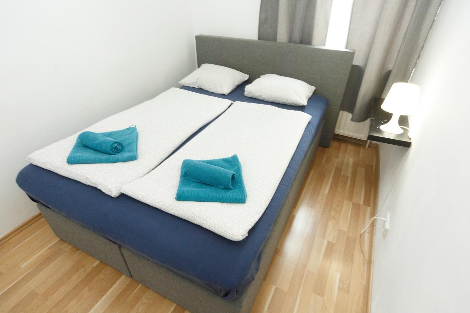 In Near Schoenbrunn & Westbahnhof - Keyless Check-in Apartment *