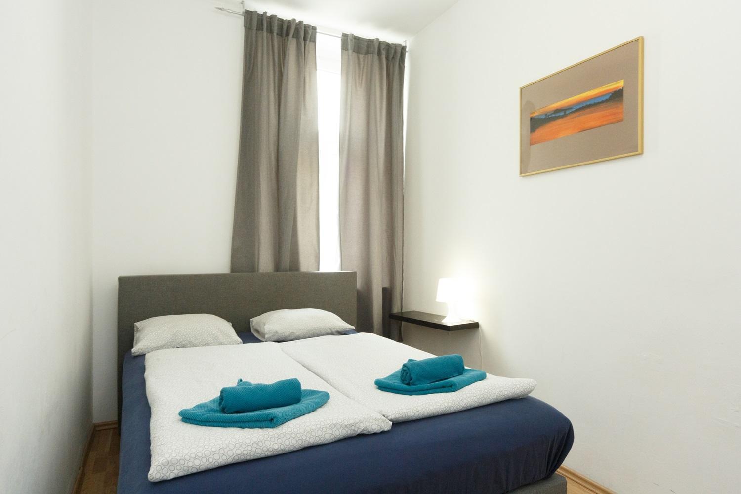 In Near Schoenbrunn & Westbahnhof - Keyless Check-in