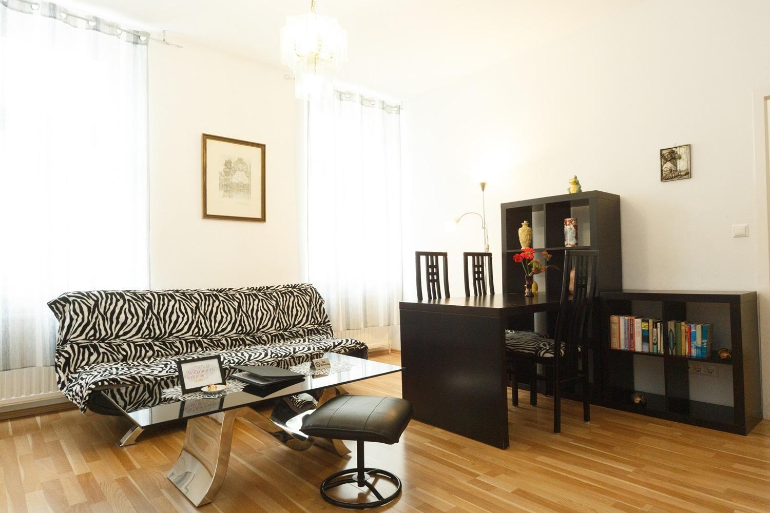 Apartment In Near Schoenbrunn & Westbahnhof - Keyless Check-in *