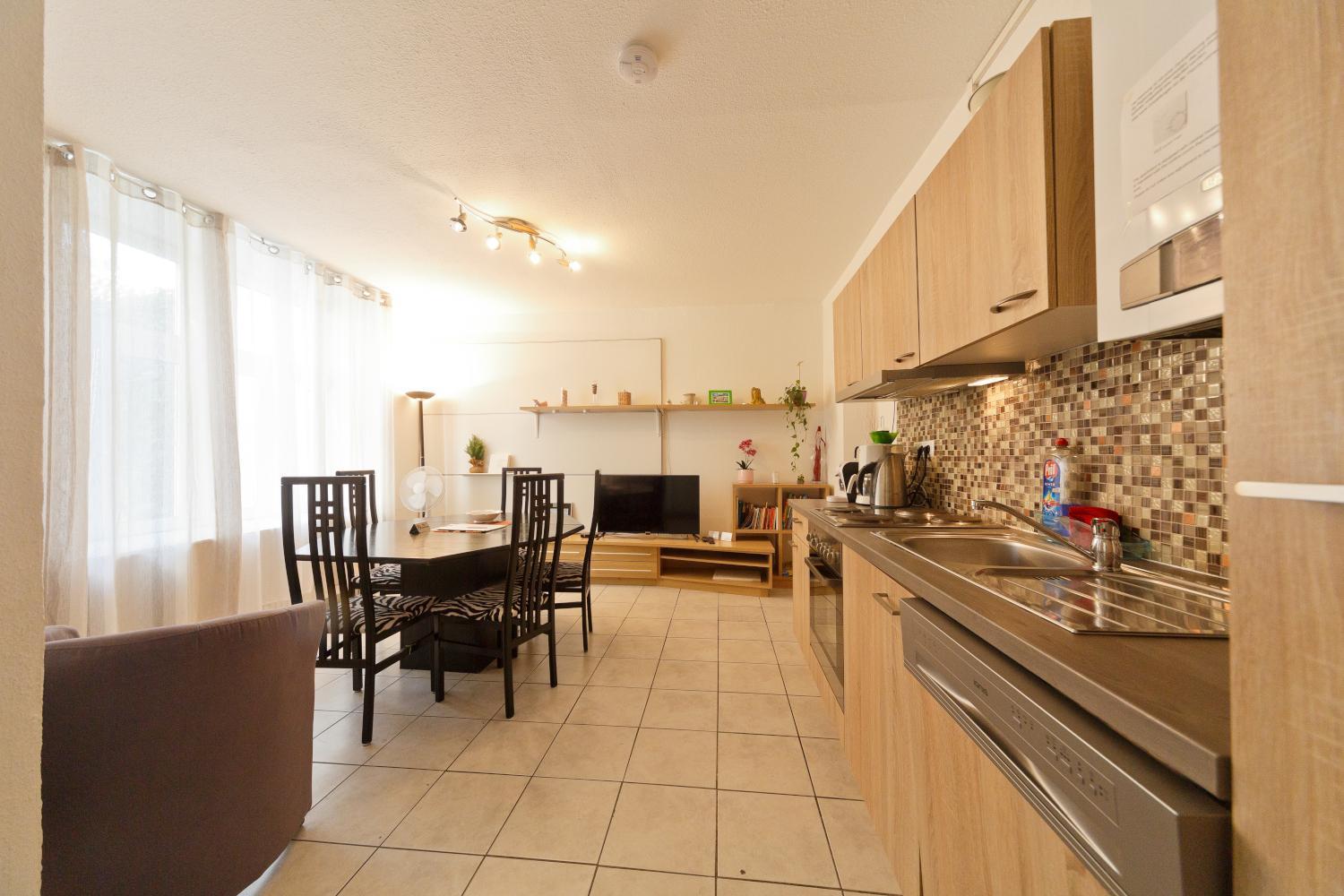 In Near Schoenbrunn & Westbahnhof - Keyless Check-in Apartment Vienna