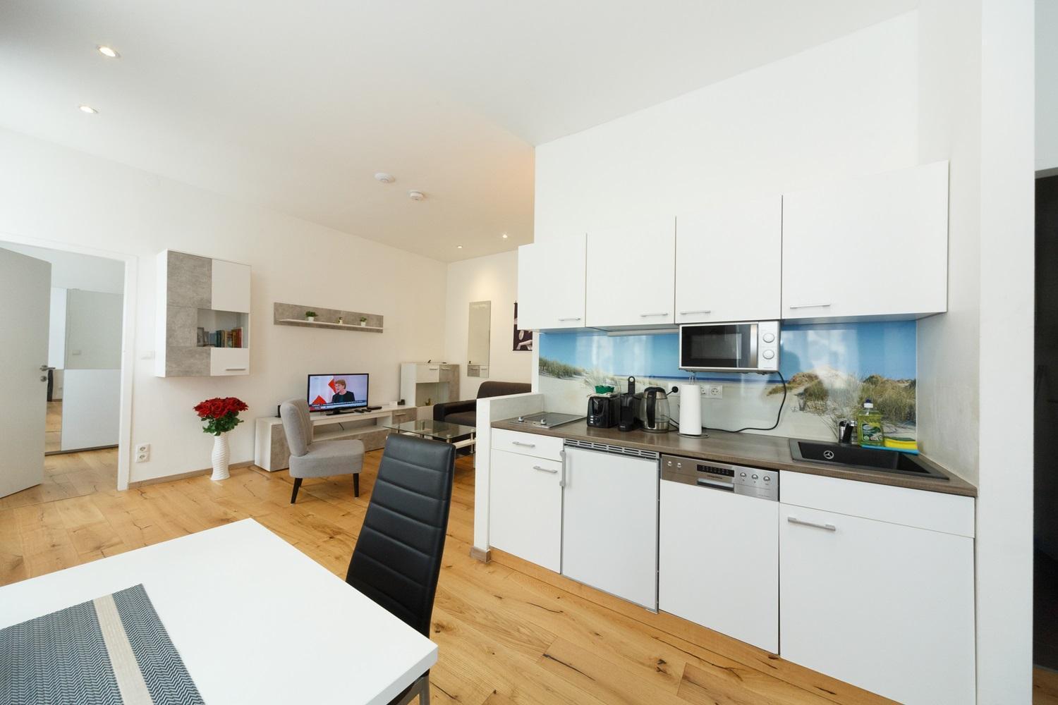 In Near Schoenbrunn & Westbahnhof - Keyless Check-in Apartment *