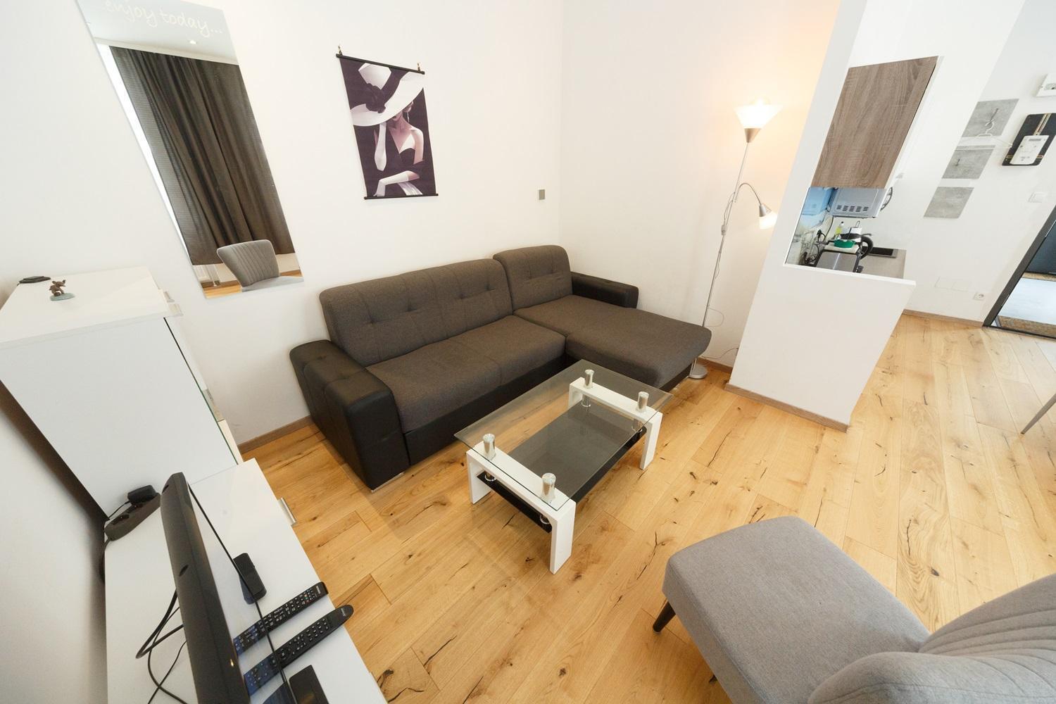 Apartment In Near Schoenbrunn & Westbahnhof - Keyless Check-in Vienna