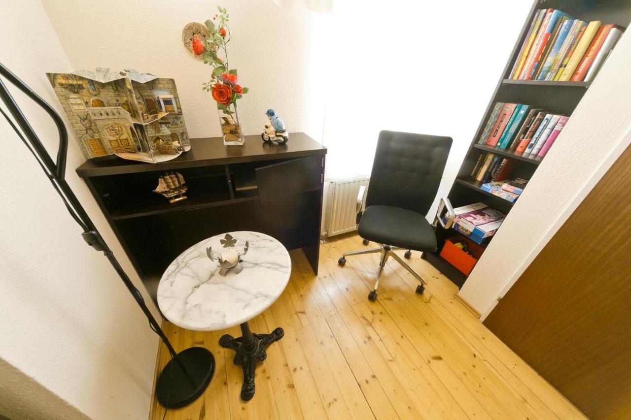 In Near Schoenbrunn & Westbahnhof - Keyless Check-in * Wenen